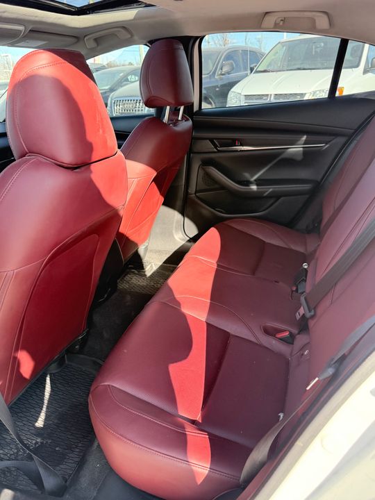 Mazda Mazda3 2024 - Image 16