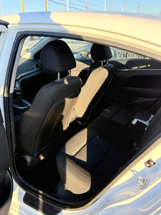 Hyundai Elantra 2017 - Image 7