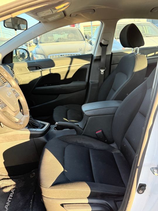 Hyundai Elantra 2017 - Image 9
