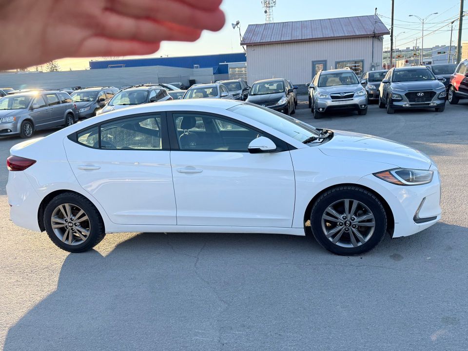 Hyundai Elantra 2017 - Image 4