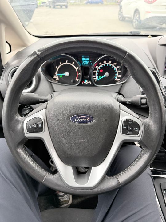 Ford Fiesta 2014 - Image 12
