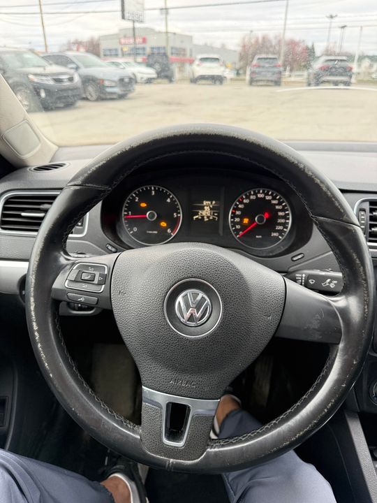 Volkswagen Jetta 2012 - Image 11