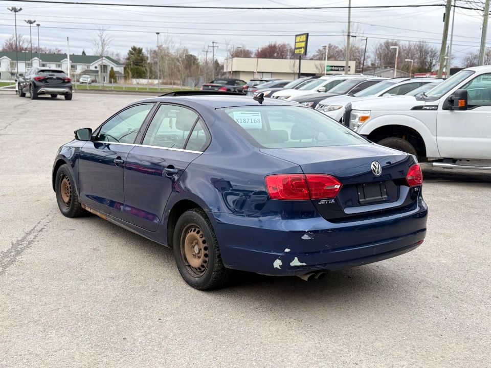 Volkswagen Jetta 2012 - Image 1