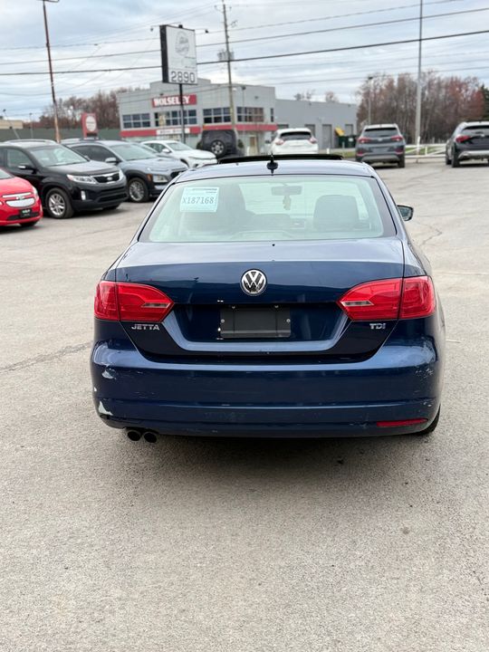 Volkswagen Jetta 2012 - Image 4