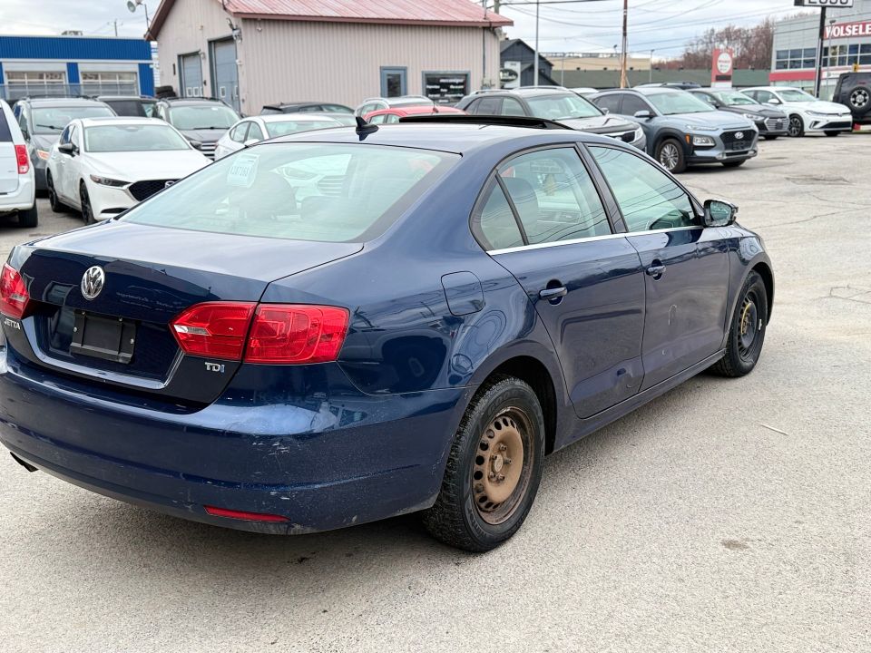 Volkswagen Jetta 2012 - Image 8