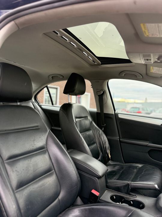 Volkswagen Jetta 2012 - Image 6